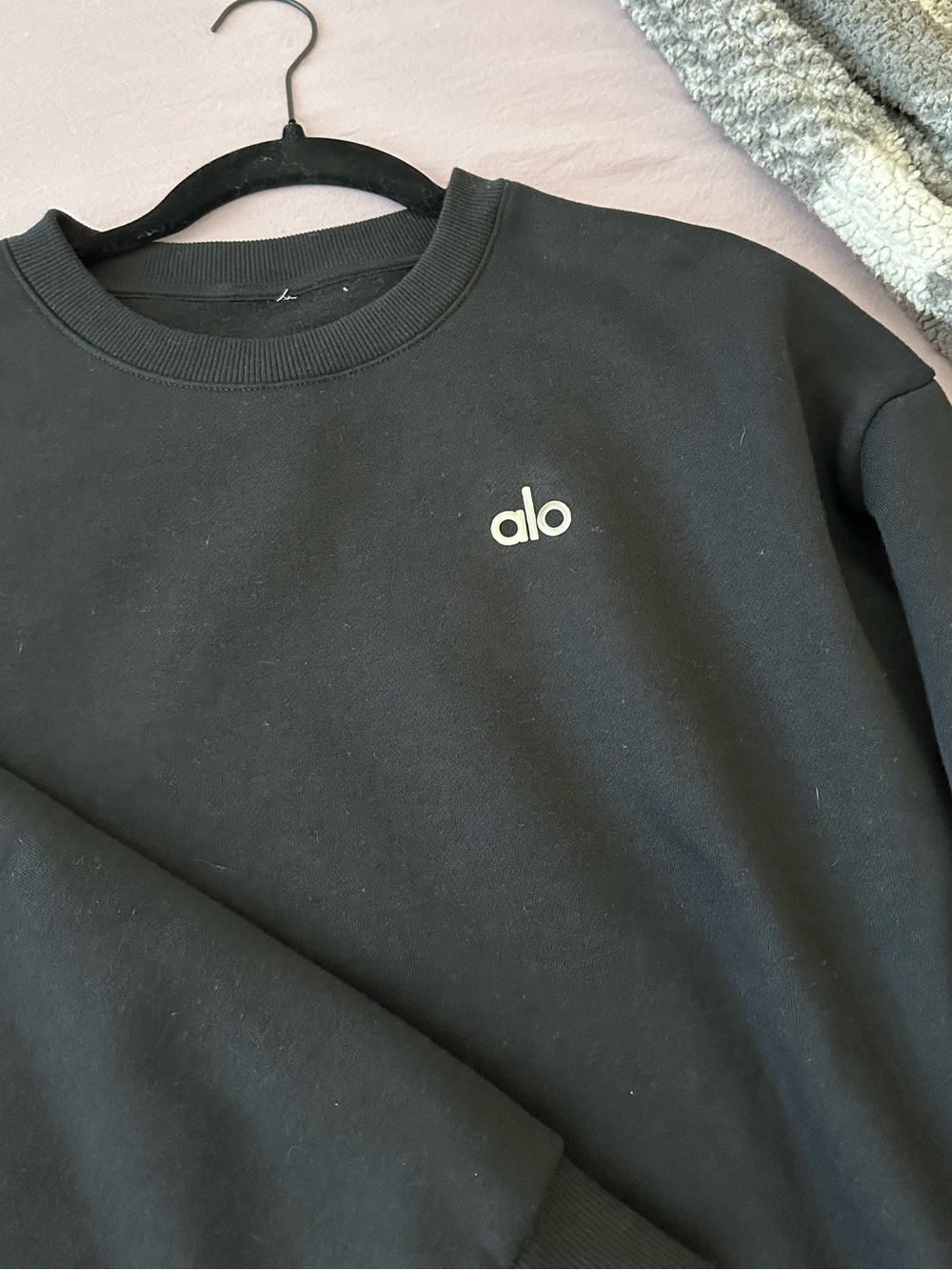 Alo Crewneck - Picture 2 of 4
